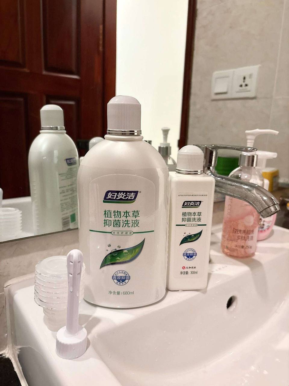 ទឹកអនាម័យស្រ្តី ចំណុះធំ(680ml)